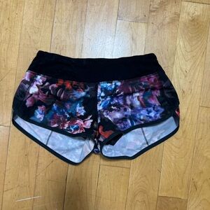 Lululemon athletic spring has sprung speed run shorts in size 2!